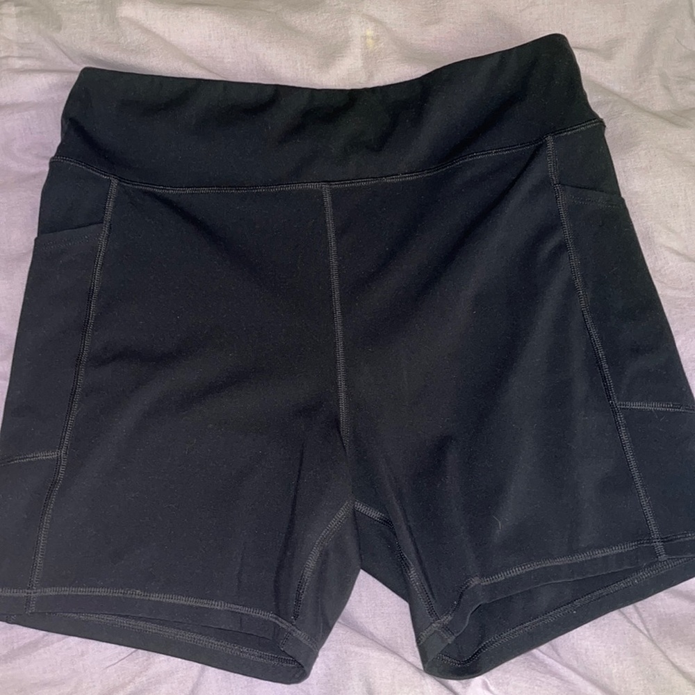 (3 of 3) American Eagle The Everything Pocket Bike short